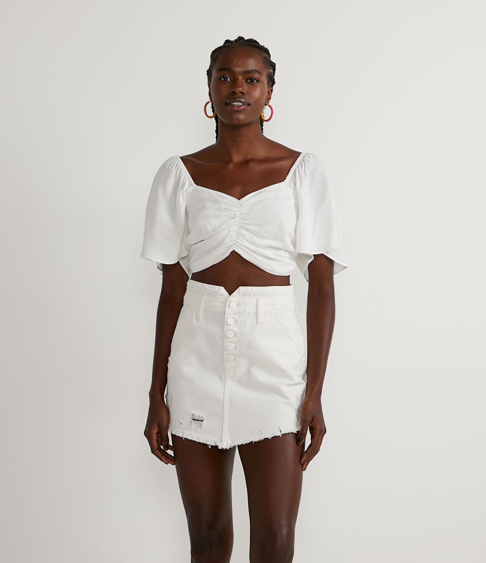 Blusa Cropped em Viscose com Puxadinho Frontal e Amarração nas Costas 1