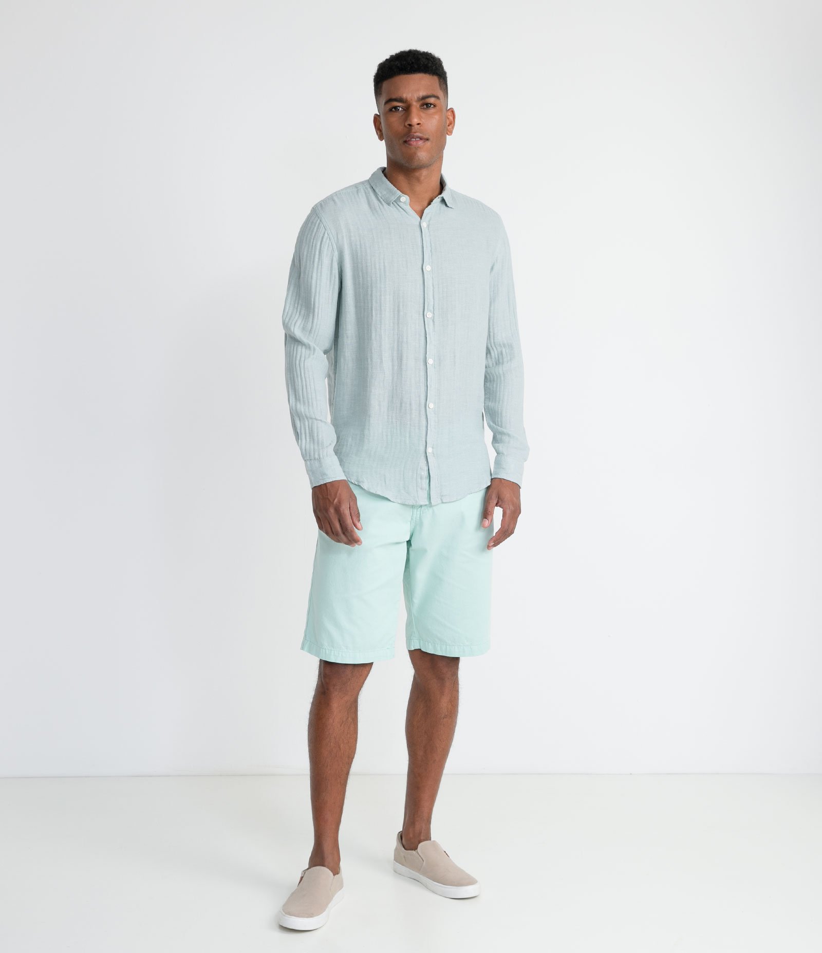 Bermuda Reta em Sarja com Bolso Azul Turquesa 5
