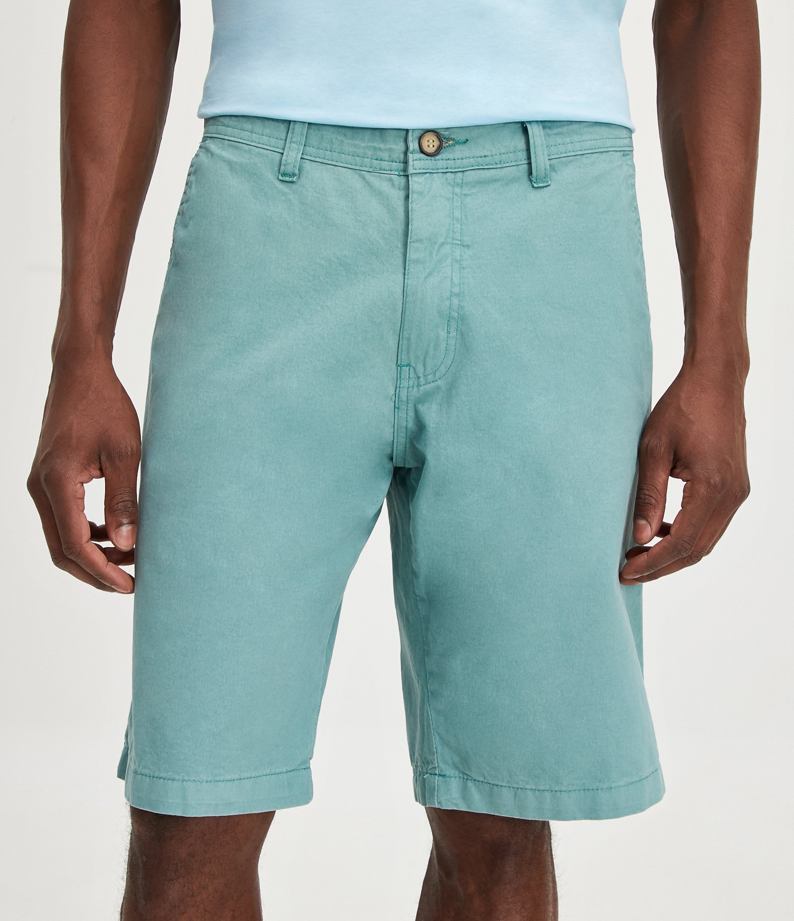 Bermuda Reta em Sarja com Bolso Verde Claro 2