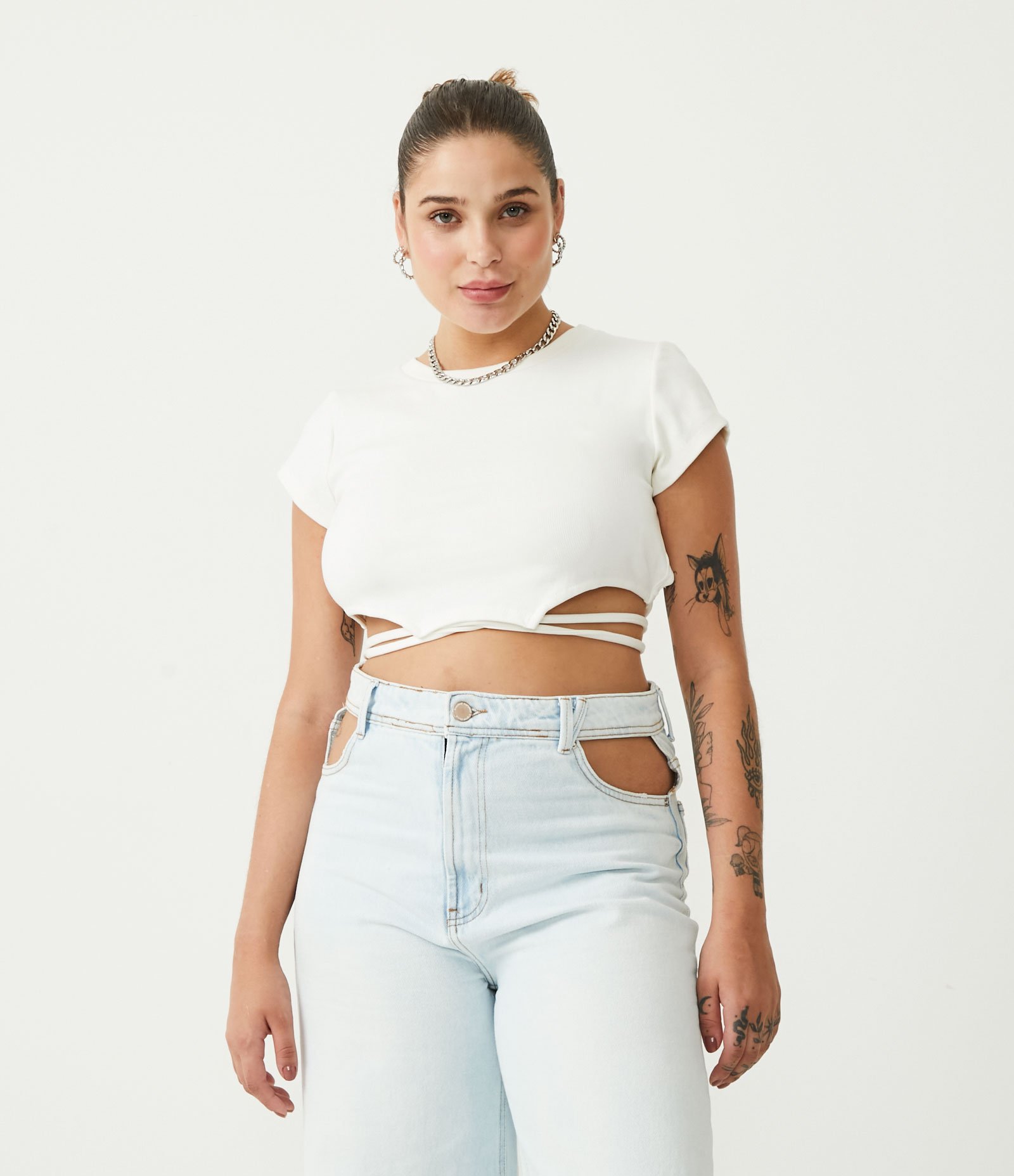 Blusa Cropped em Viscose Canelada com Amarração no Corpo 1