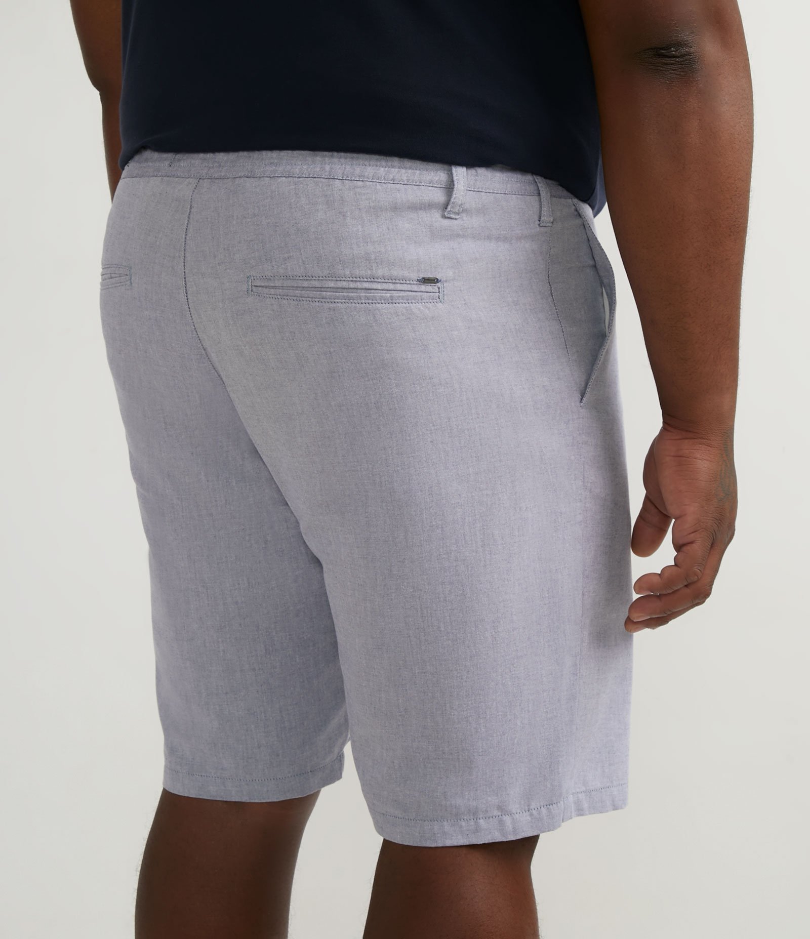 Bermuda em Oxford com Cós Elástico e Bolsos Faca - Plus Size Cinza 2