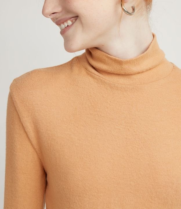 Blusa Alargada en Viscosa con Cuello Alto y Manga Larga Marrón 3