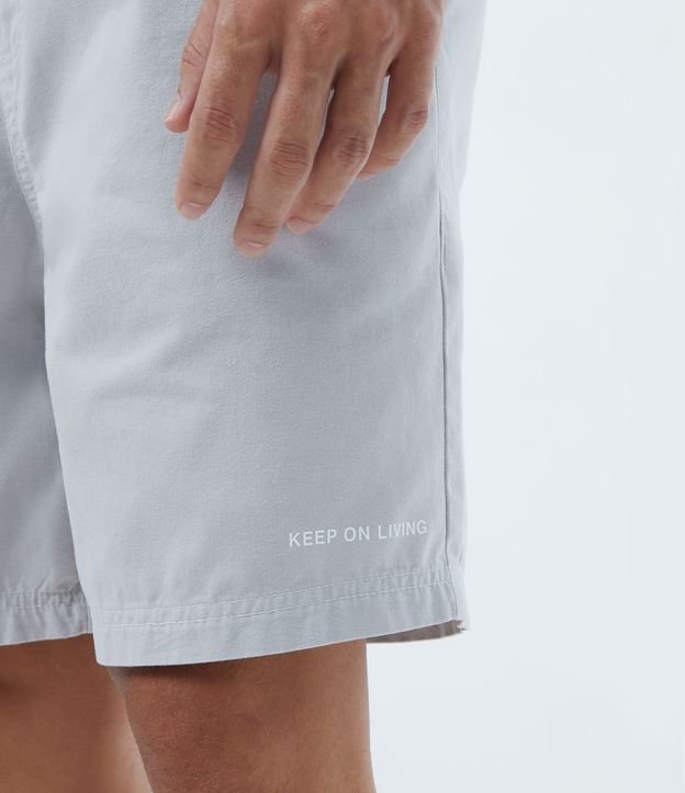 Bermuda en Algodón sin Estampado con Detalle de la Etiqueta en la Barra Azul 6