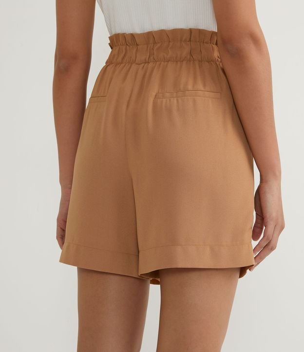 Bermuda en Crepé con Pliegues y Cintura Elástica Beige 2