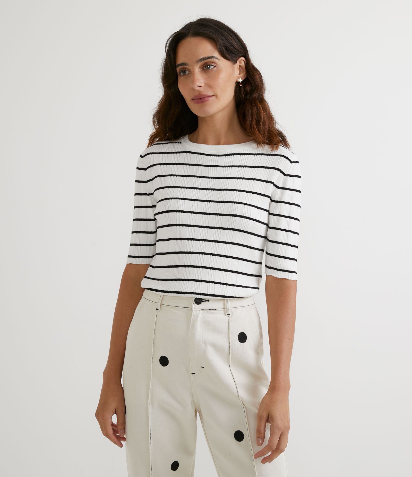 Blusa em Tricô com Manga Curta Listrada Branco 1