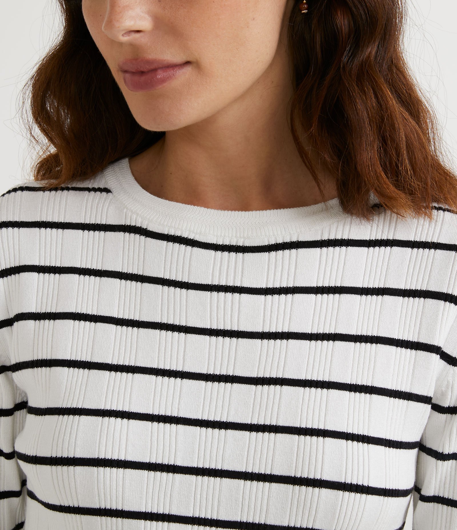 Blusa em Tricô com Manga Curta Listrada Branco 3