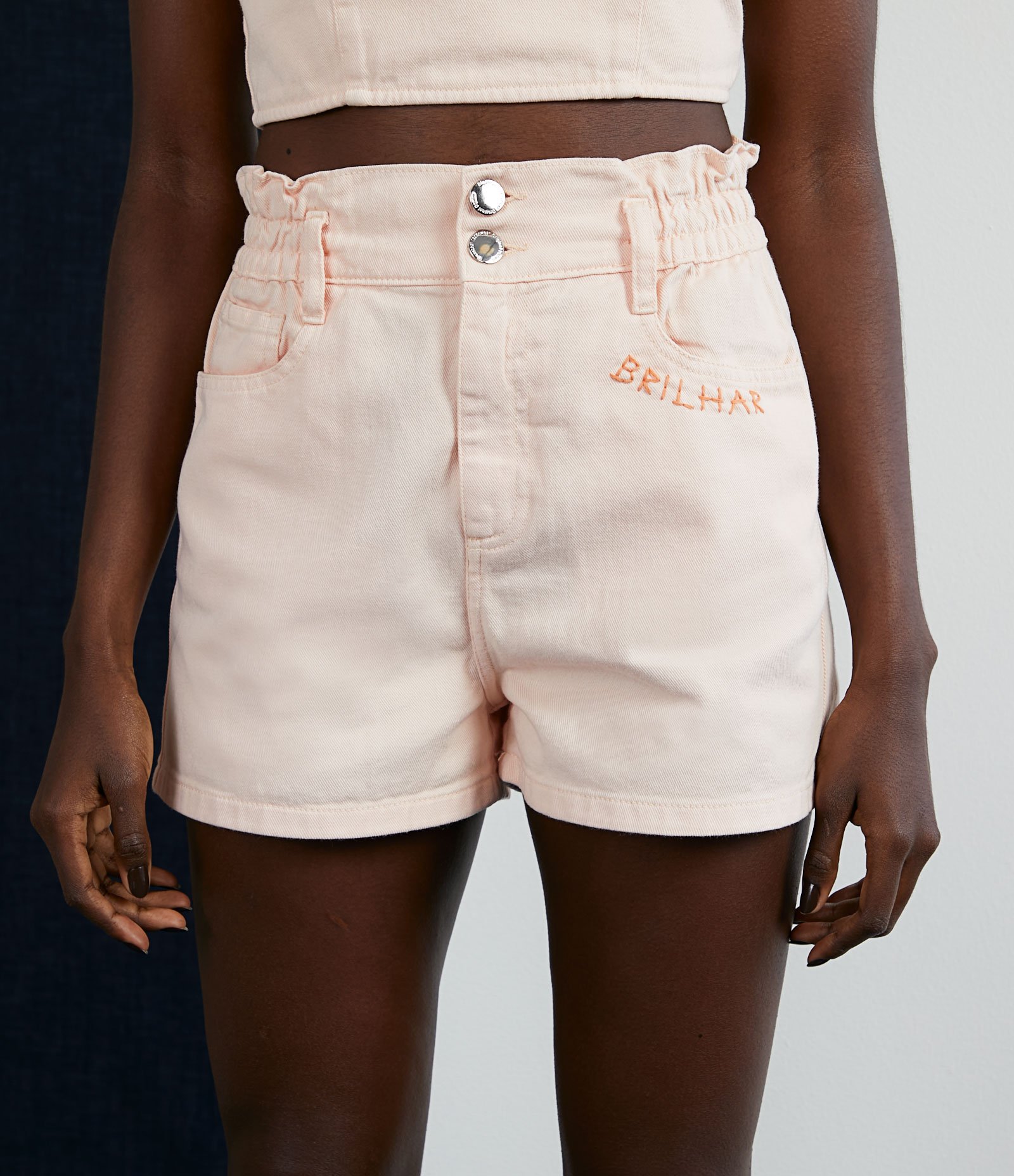 Short Baggy em Sarja com Bordado em Lettering Rosa 1