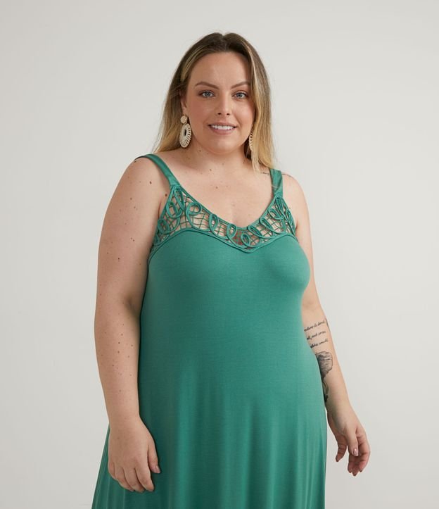 Vestido Midi Em Viscolycra Bordado Frontal Curve Plus Size Verde