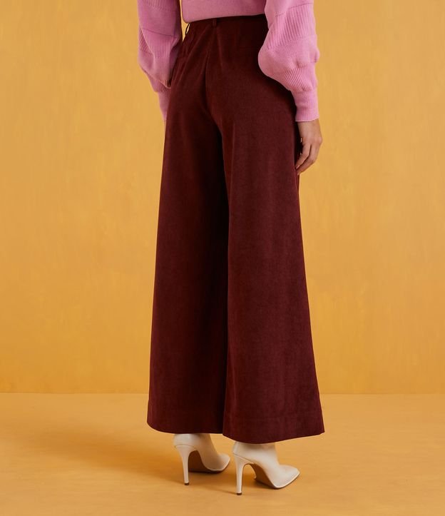 Pantalón Wide Leg en Terciopelo con Pliegues y Botón Rojo 3
