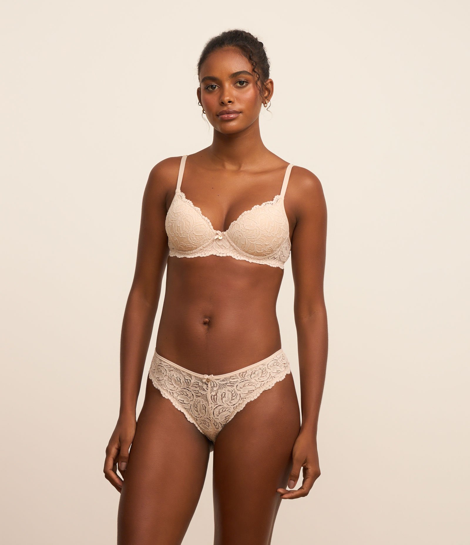 Sutiã Base Básico em Renda Rústica com Bojo Oco Bege Champanhe 4