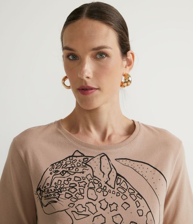 Blusa en Algodón Estampado Animal Print Jaguar con Luna y Aplicaciones Beige 4