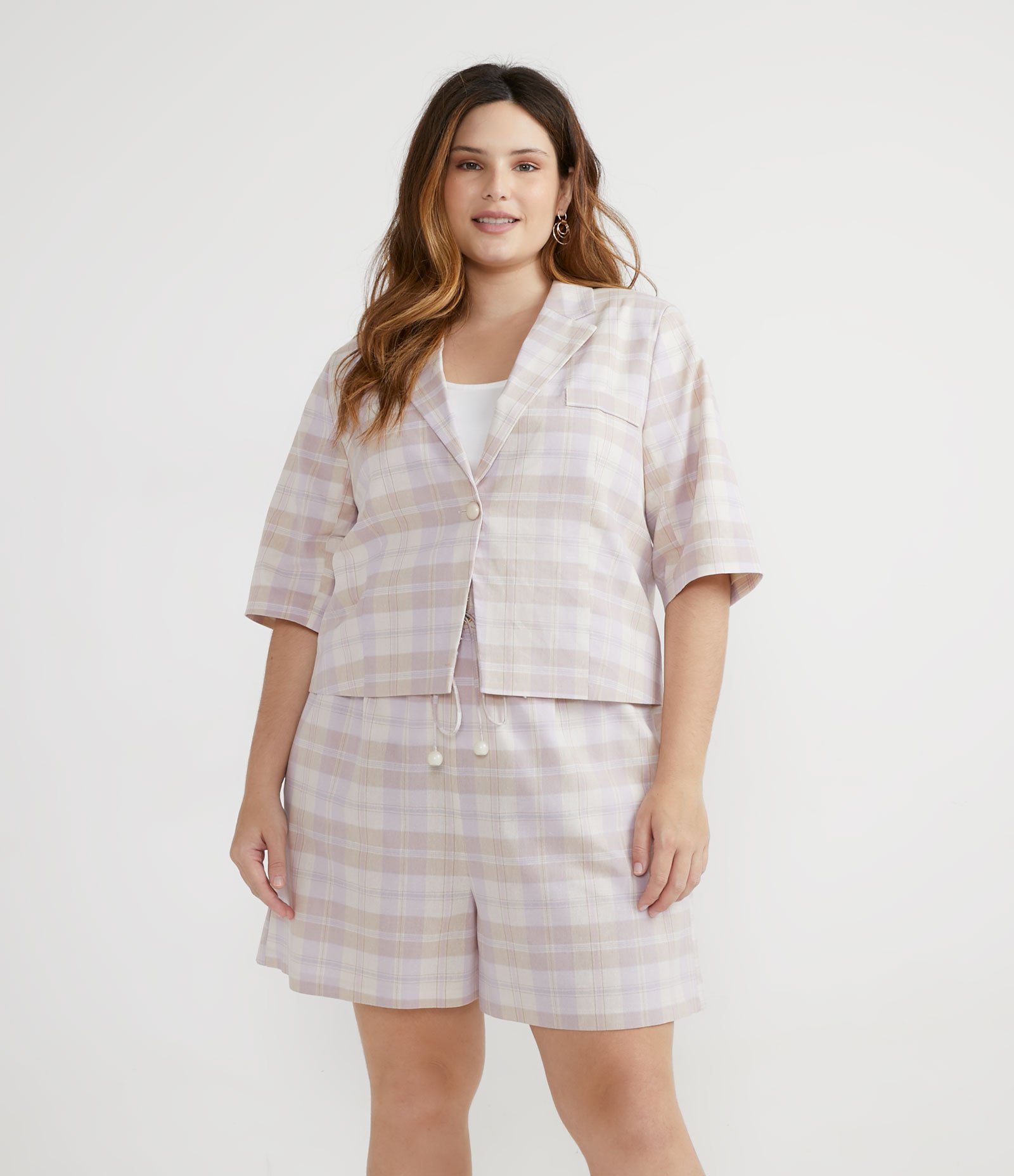 Blazer Cropped em Linho com Estampa Xadrez Curve & Plus Size Rosa 1