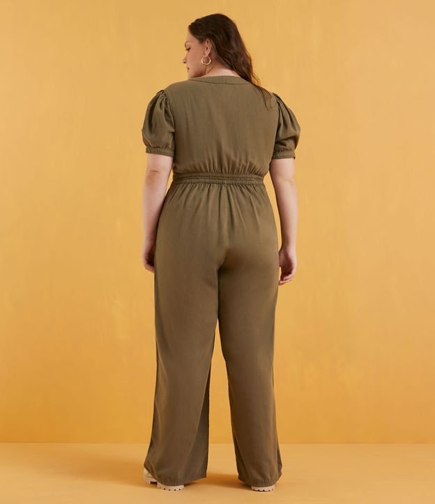 Mono en Sarga con Botones y Recorte en la Cintura Curve & Plus Size Verde 2