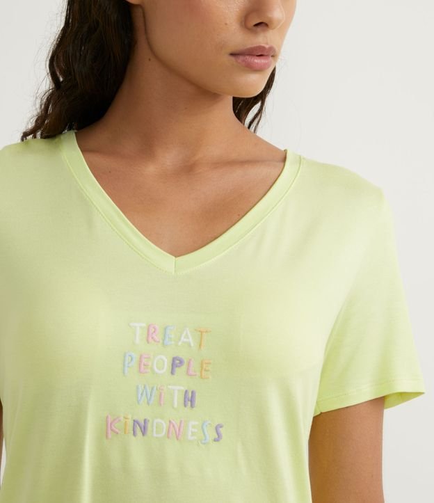 Pijama Corto en Viscolycra con Lettering Bordado Multicolores 3