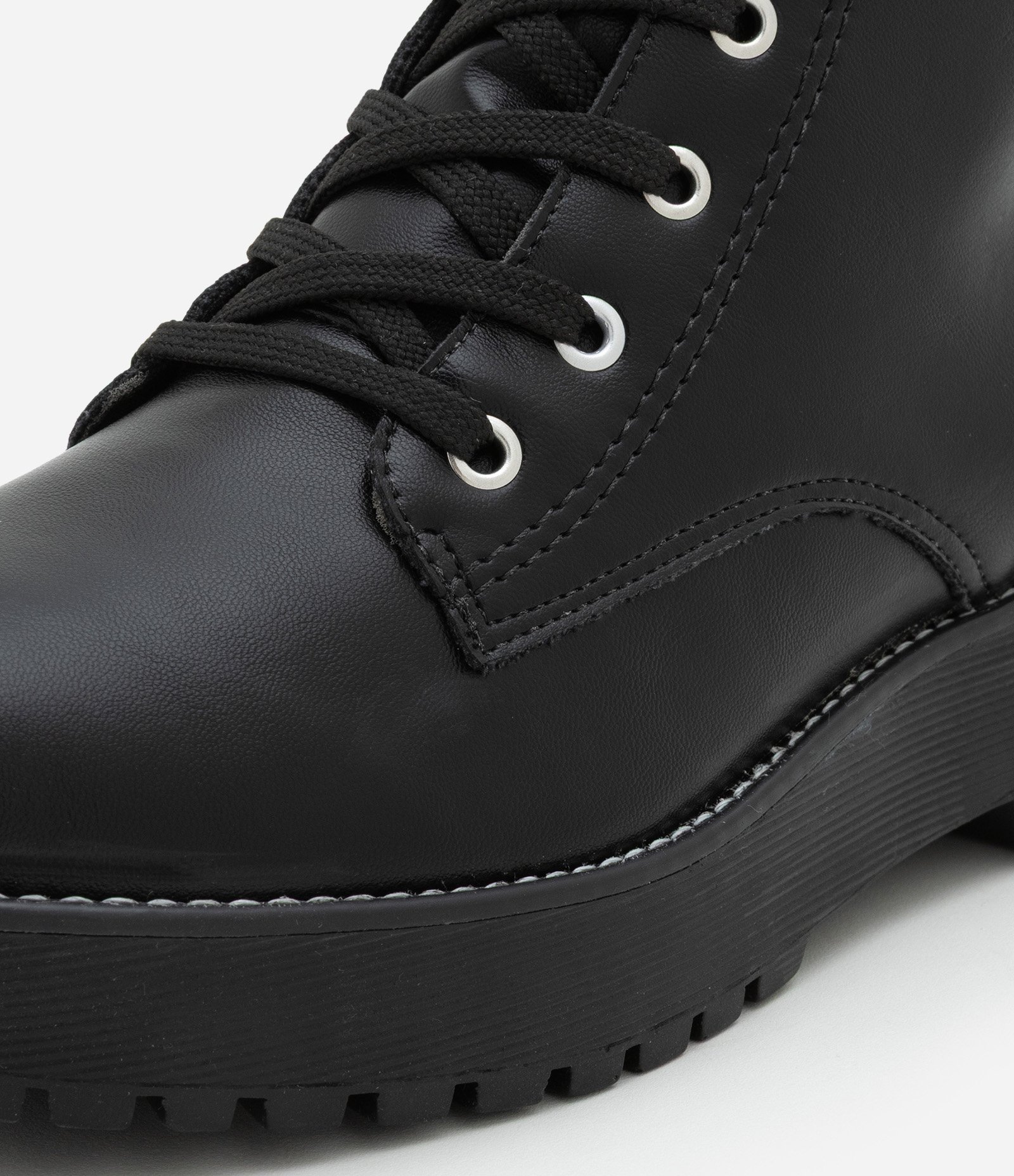 Bota Coturno com Sola Tratorada Via Marte Preto 3