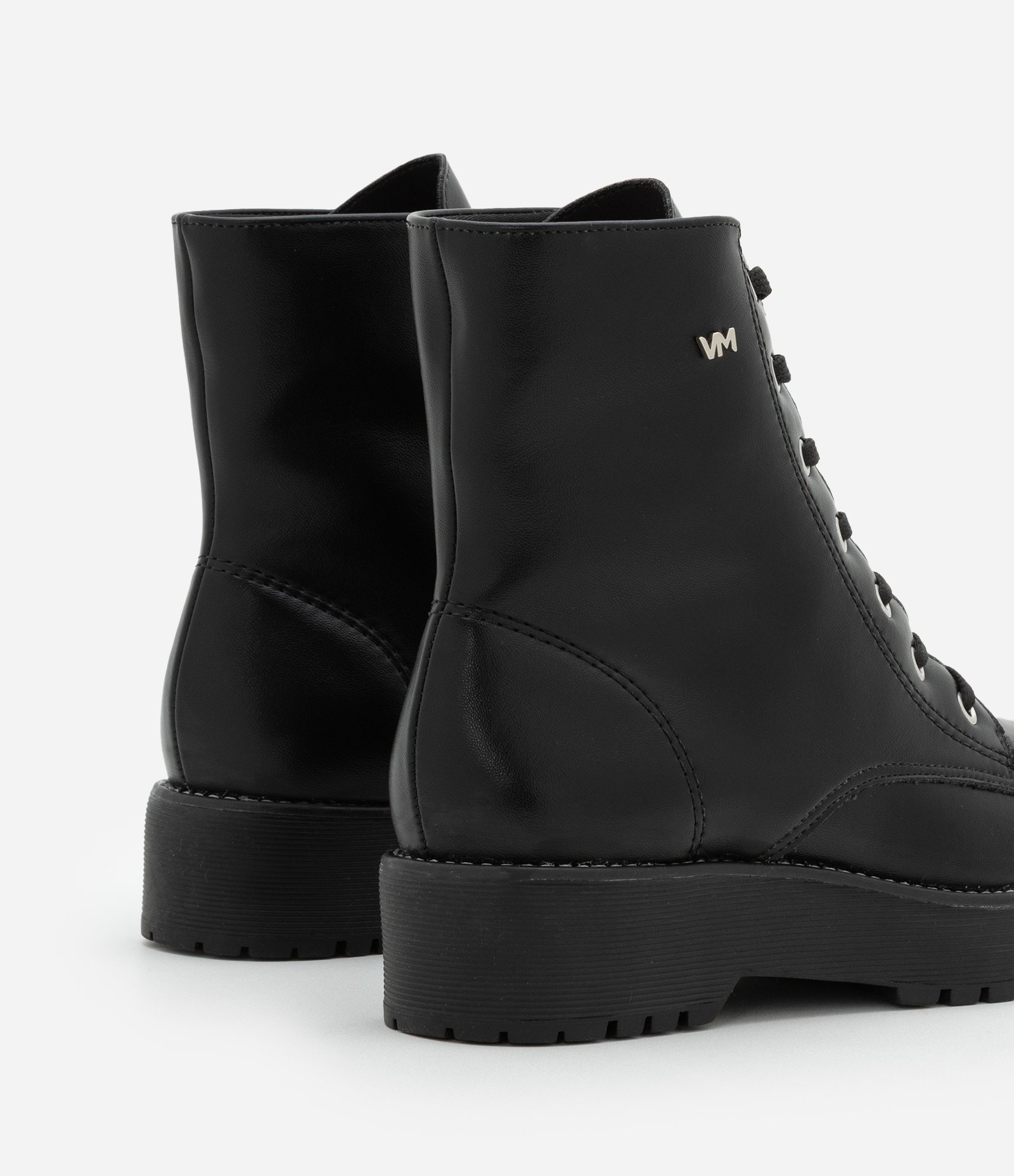 Bota Coturno com Sola Tratorada Via Marte Preto 5