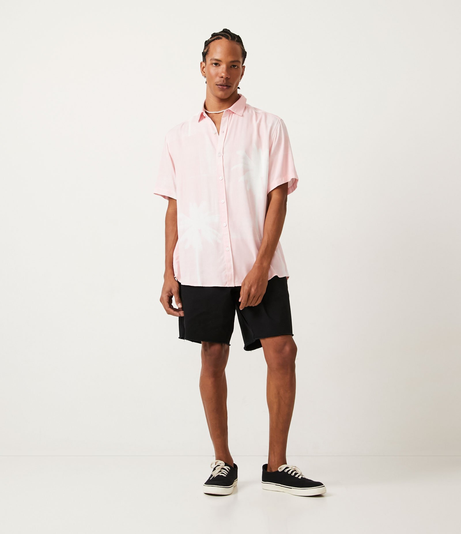Camisa Manga Curta em Viscose com Estampa Coqueiros Rosa 2