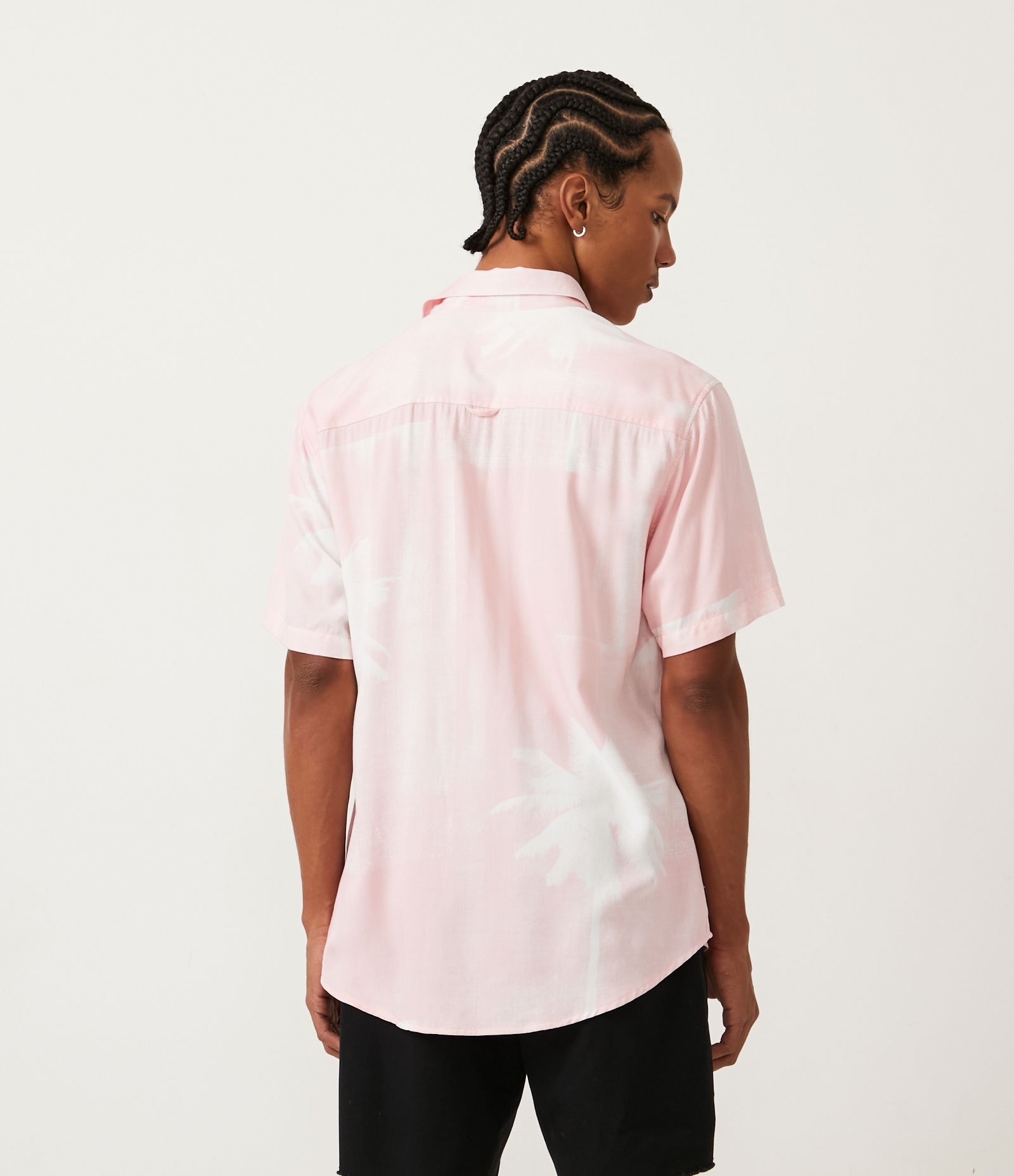 Camisa Manga Curta em Viscose com Estampa Coqueiros Rosa 3