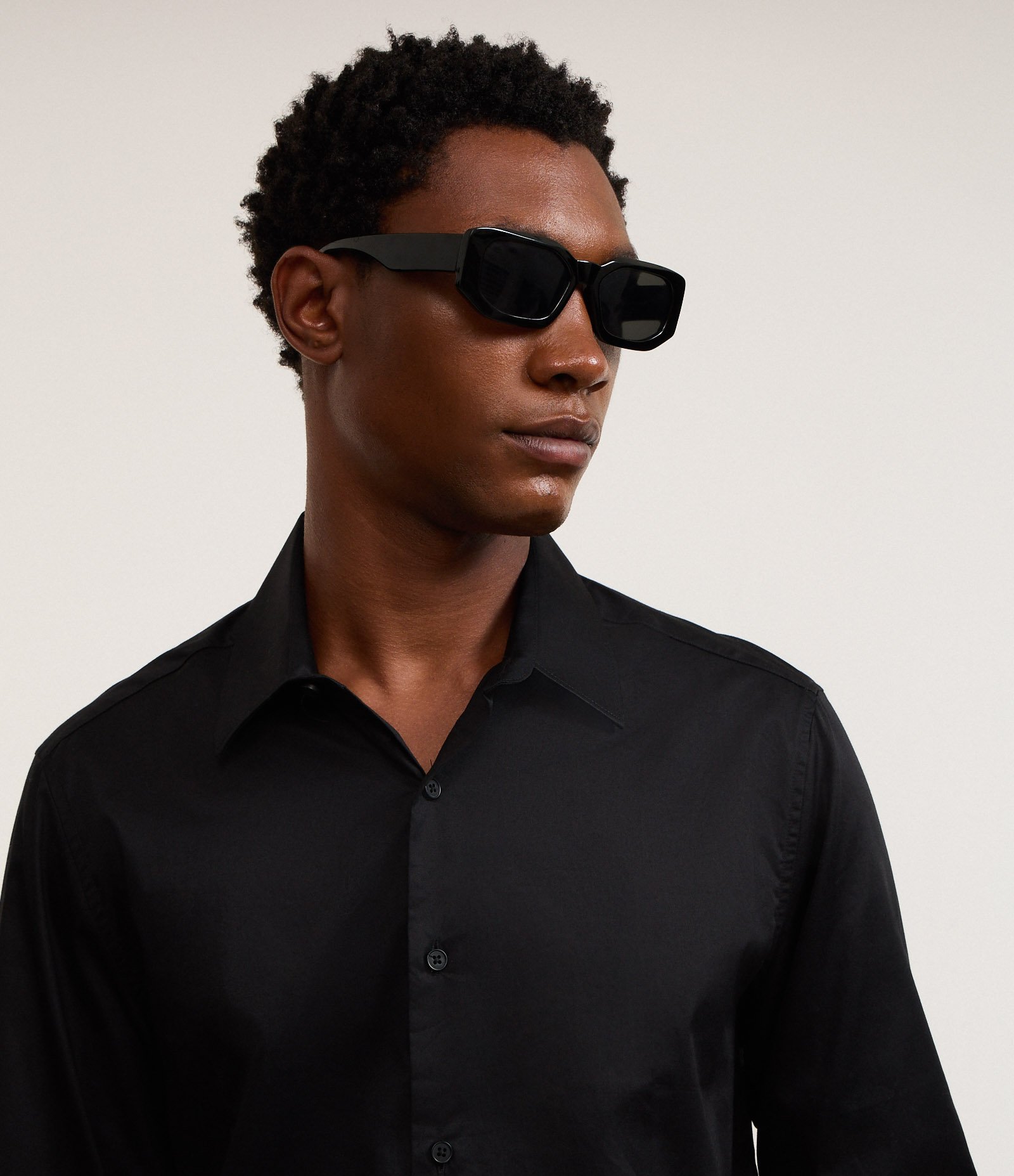 Camisa em Tricoline com Manga Longa Preto 3