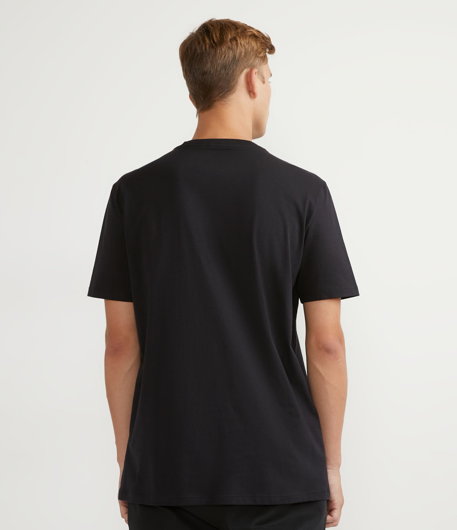 Camiseta Manga Curta com Estampa Oriental Lettering Preto 2