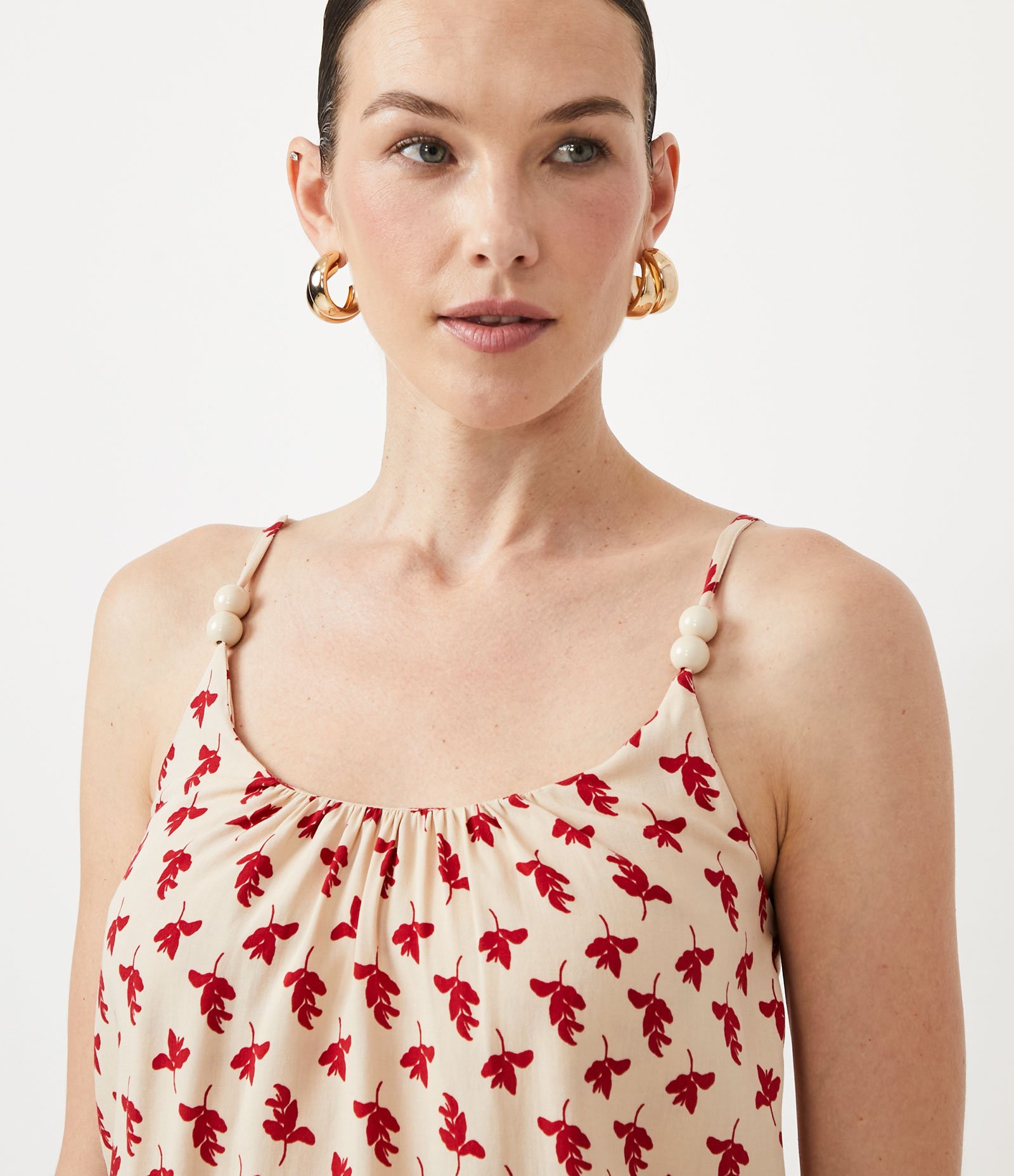 Blusa Regata em Viscose com Aviamento nas Alça e Estampa Floral Vermelho 4