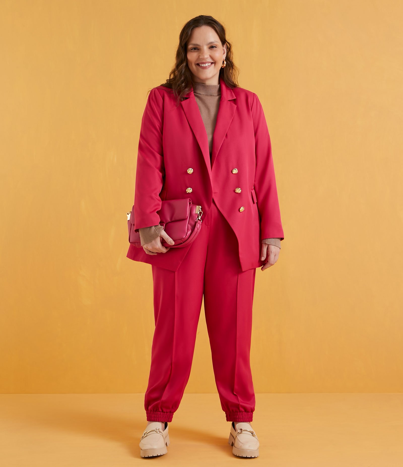 Blazer Alongado em Alfaiataria com Botões Dourados Curve & Plus Size Rosa 5