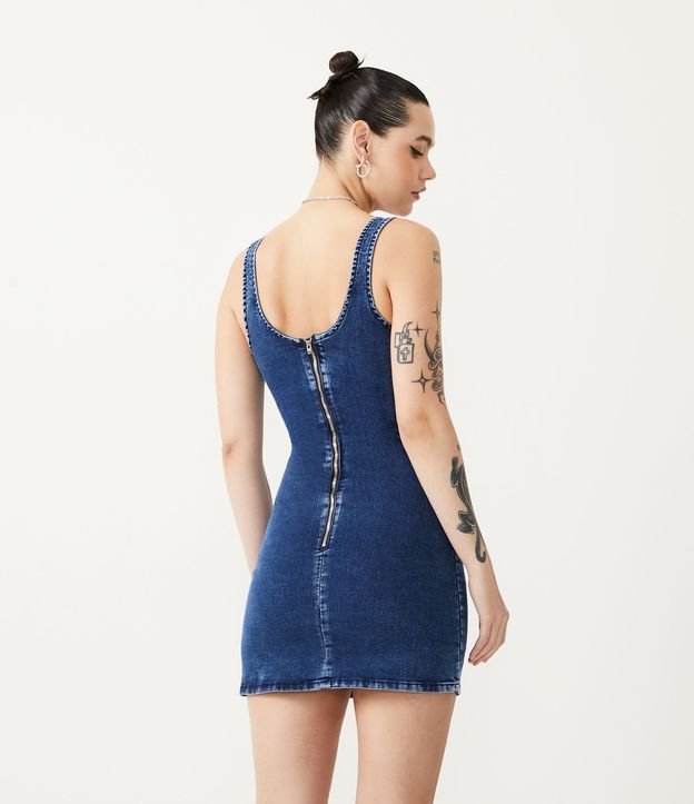 Vestido Curto Jeans Detalhe Vazado e Zíper nas Costas Azul