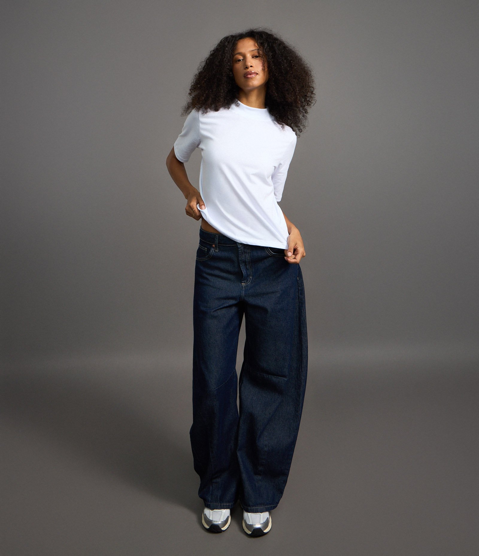 Camiseta em Algodão com Golinha Alta e Manga Curta Branco 2