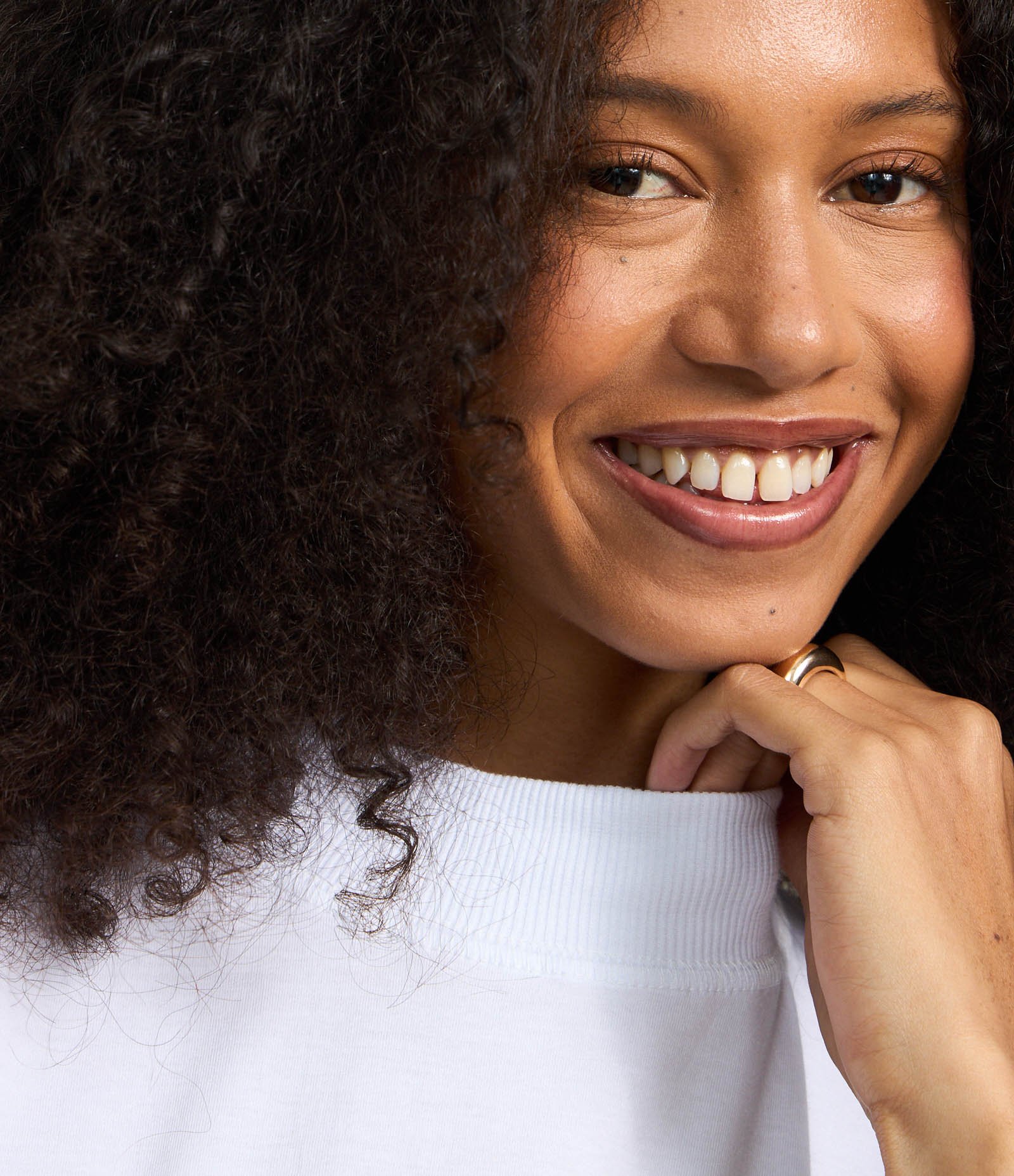 Camiseta em Algodão com Golinha Alta e Manga Curta Branco 4
