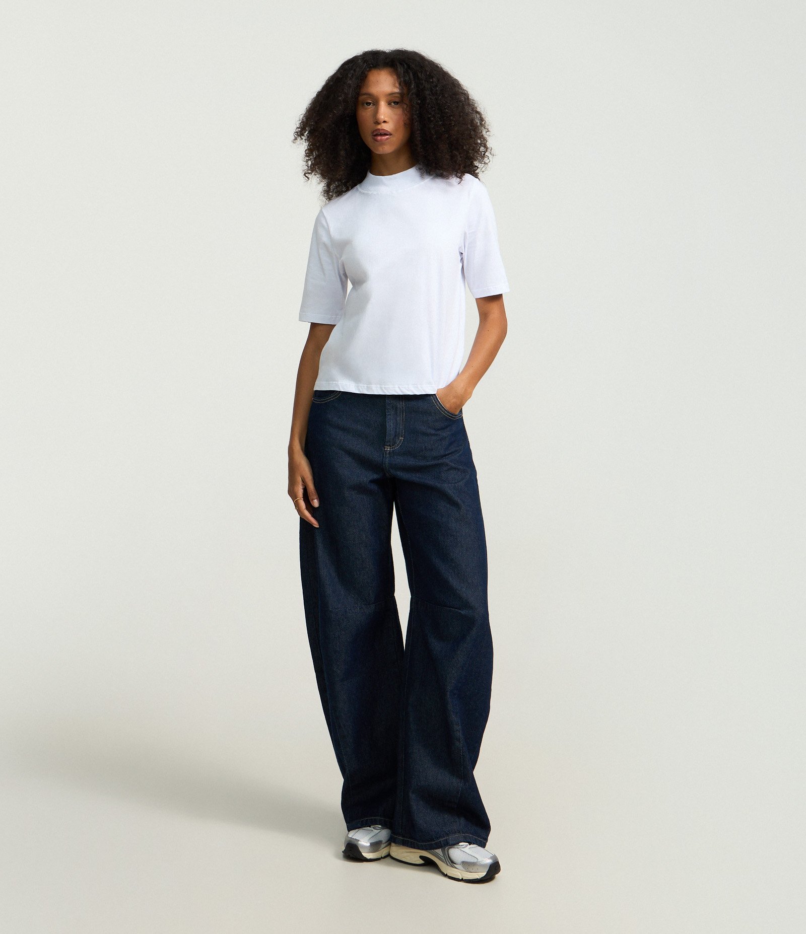 Camiseta em Algodão com Golinha Alta e Manga Curta Branco 5