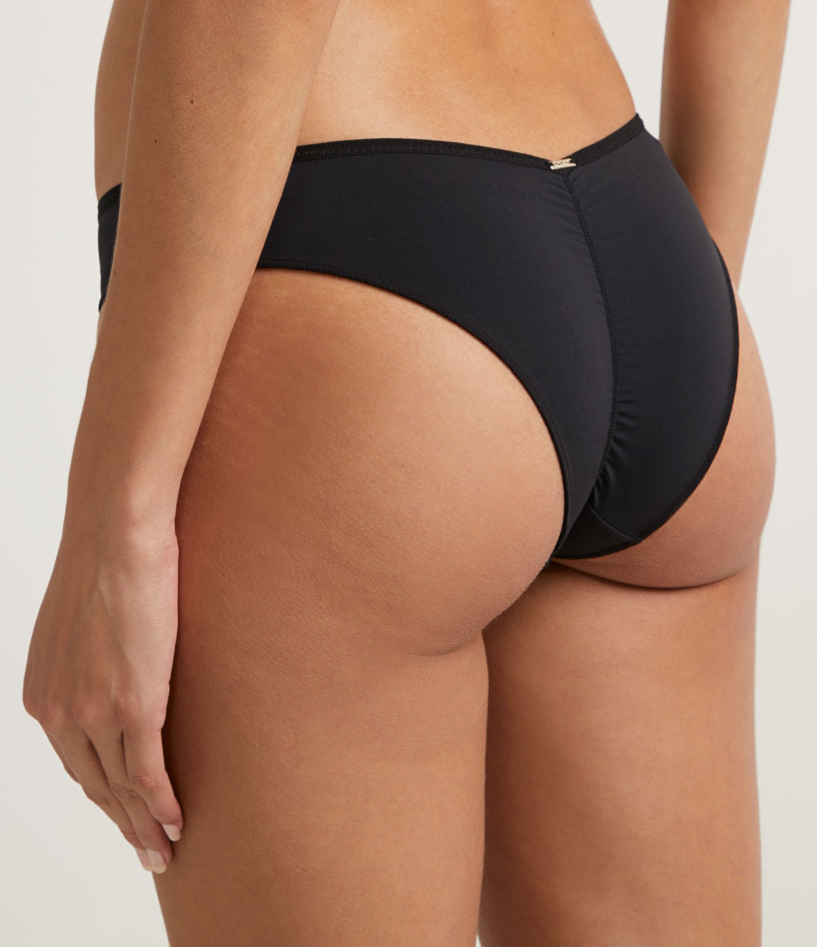 Calcinha Biquíni em Microfibra com Detalhe Empina Bumbum Marcyn Preto 2