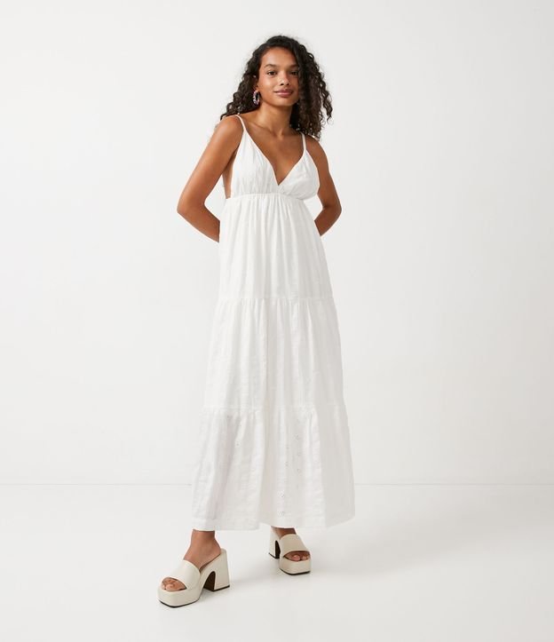 Vestido Largo en Laise Texturizado con Tirantes Finos y Fruncidos Blanco 3