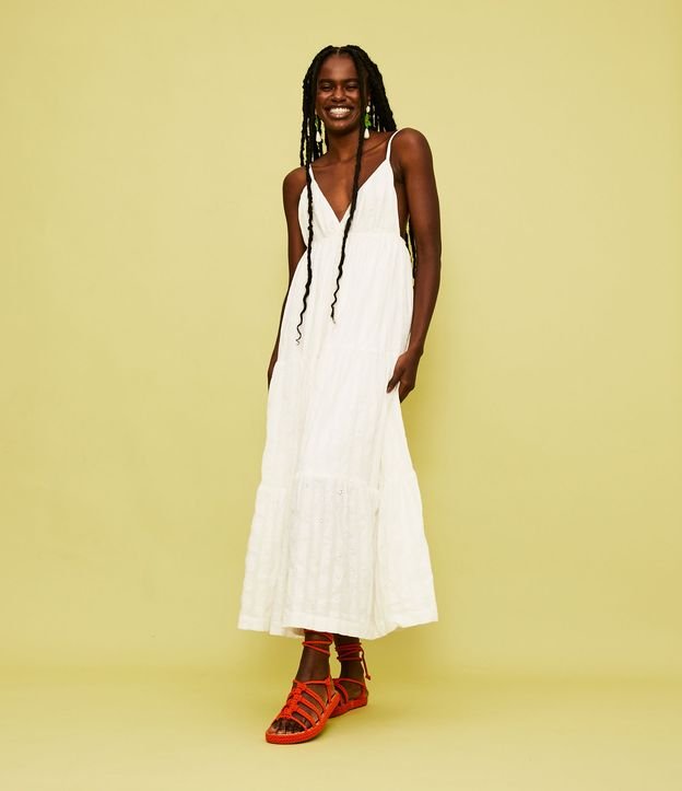 Vestido Largo en Laise Texturizado con Tirantes Finos y Fruncidos Blanco 1