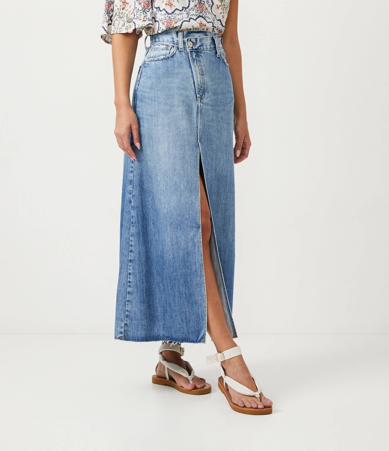 Saia Longa Jeans com Vista Deslocada e Fenda Frontal Azul 2