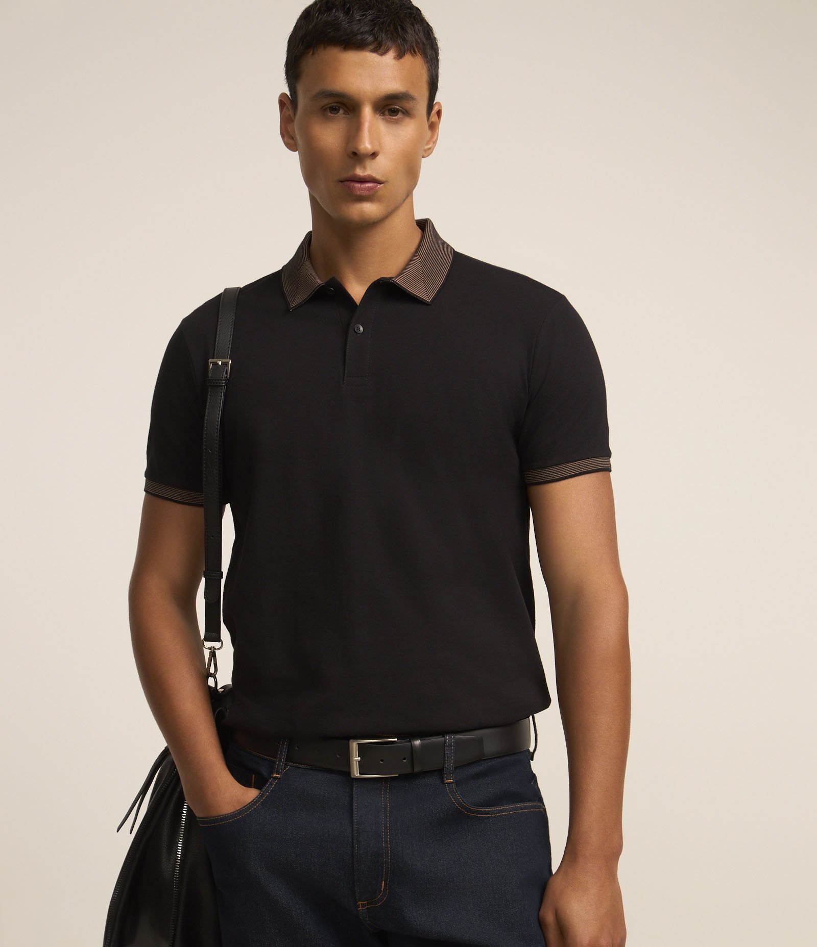Camisa Polo Slim em Algodão com Botões e Detalhes Contrastantes Preto 1