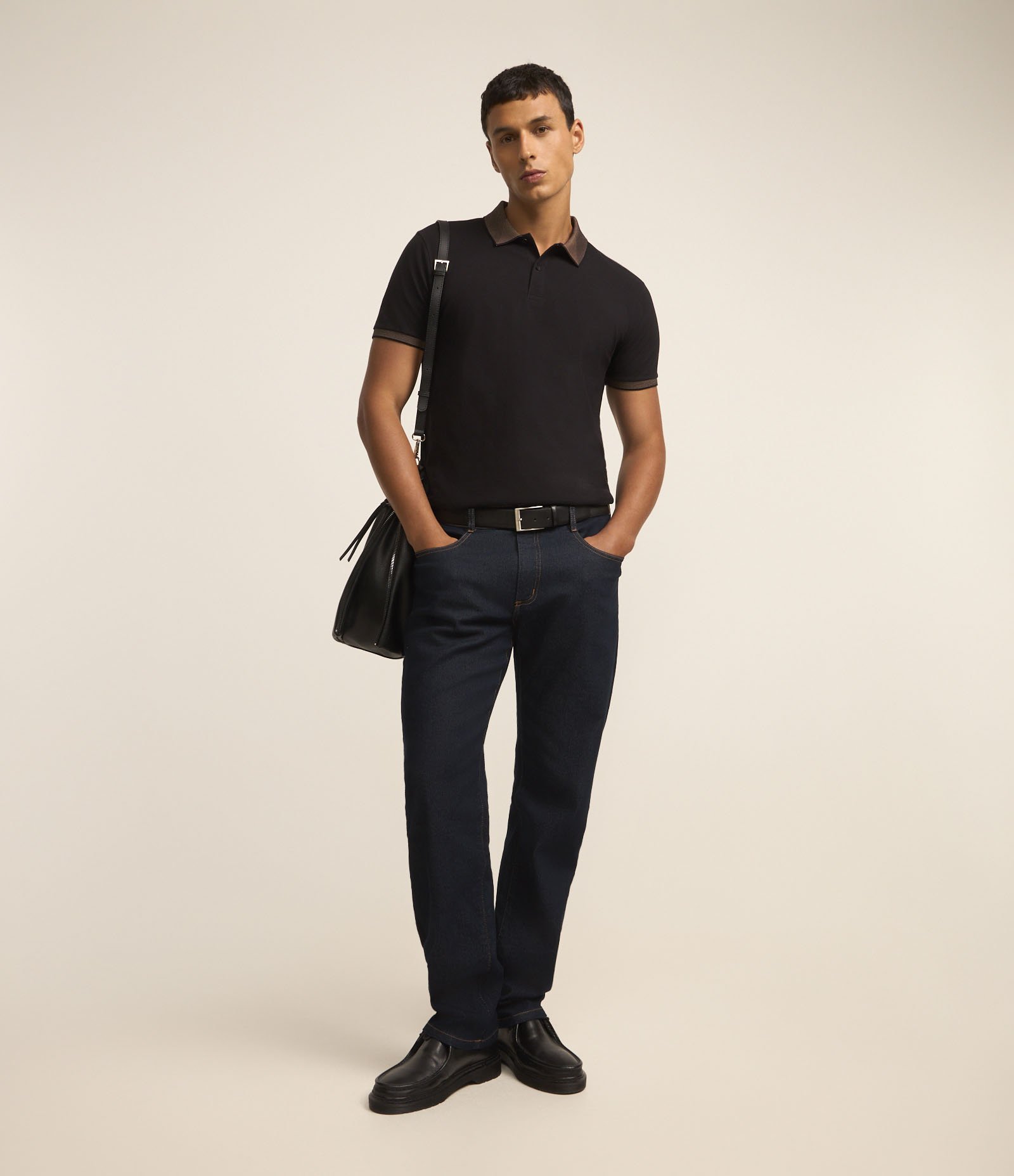 Camisa Polo Slim em Algodão com Botões e Detalhes Contrastantes Preto 2