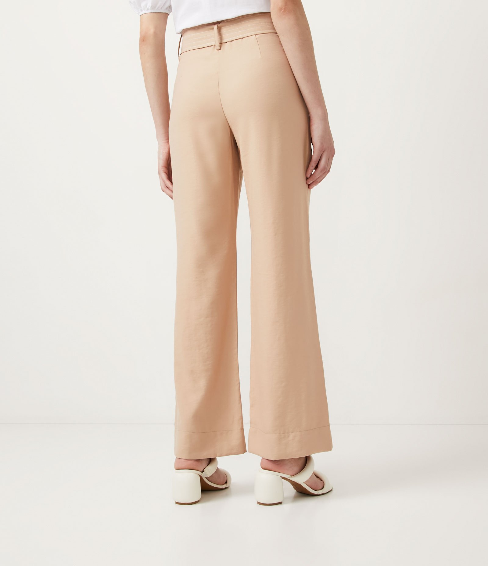 Calça Flare em Viscose Responsável com Aleta Pespontada Rosa 4