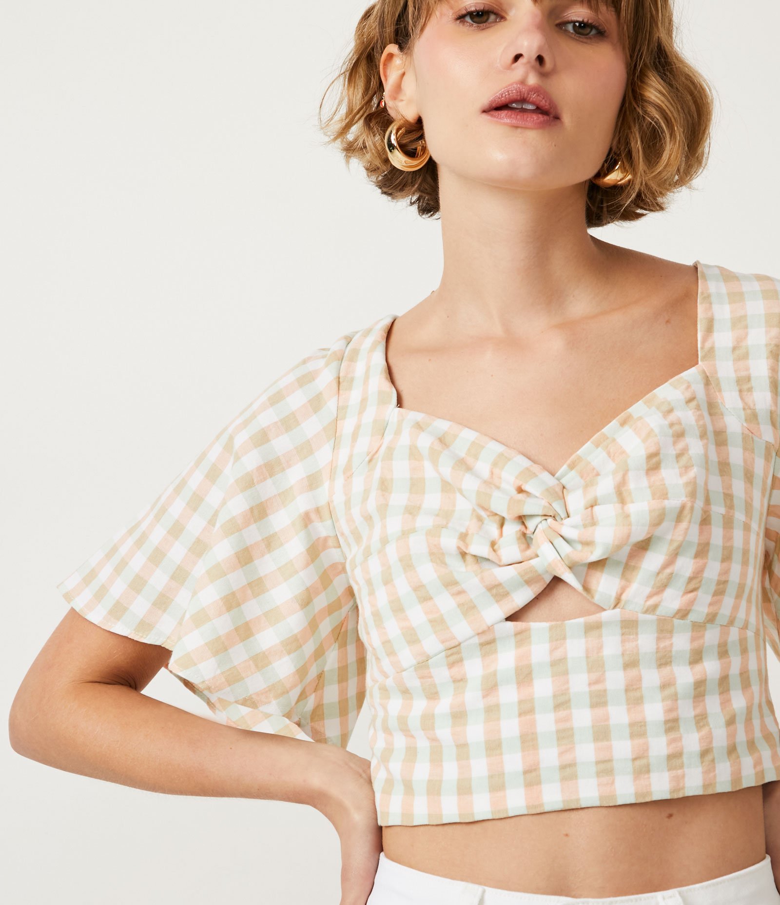 Blusa Cropped em Algodão com Decote Coração e Recorte Vazado Verde/Laranja 4