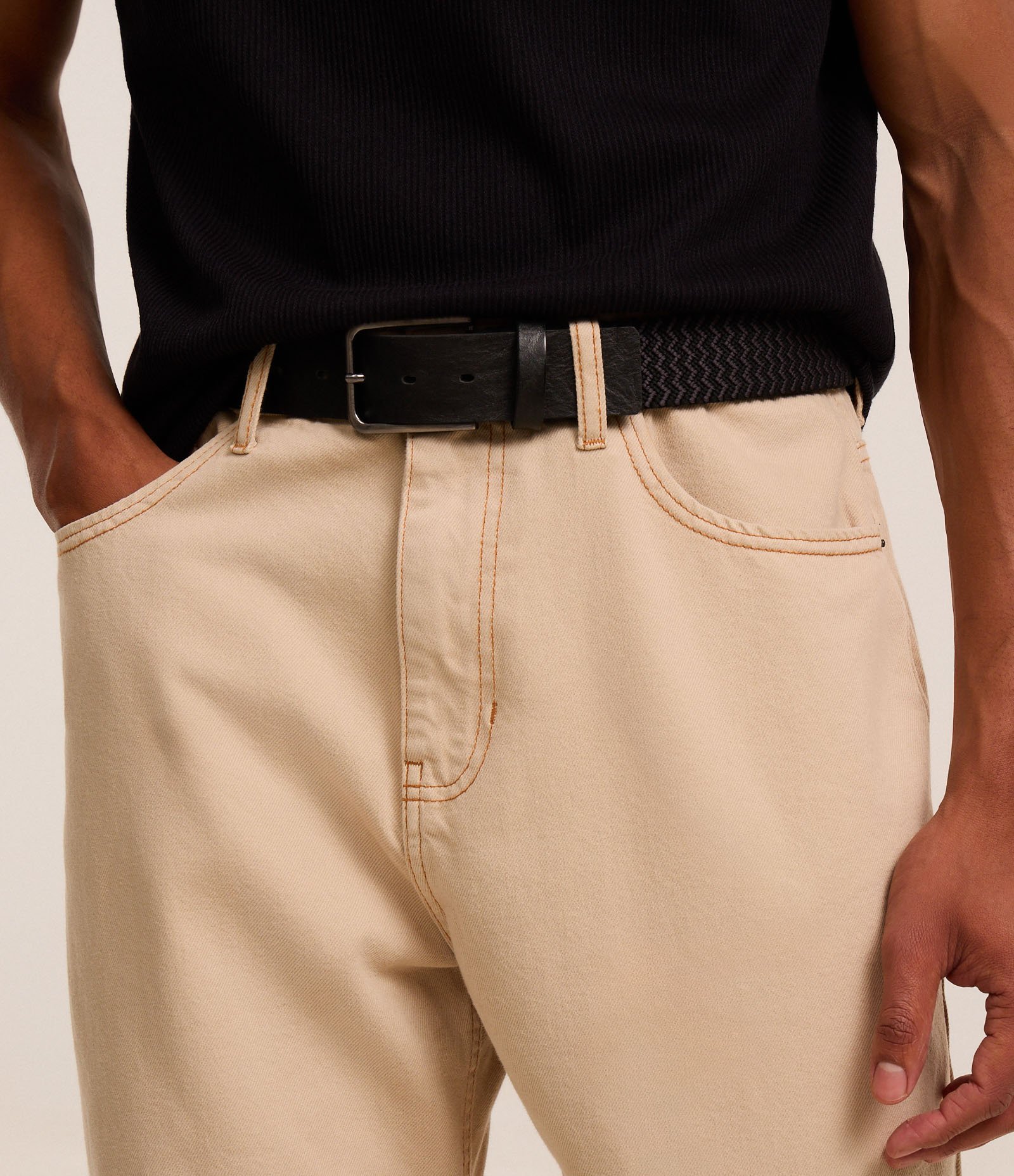 Cinto Elástico com Efeito Chevron e Fivela Quadrada Preto 4