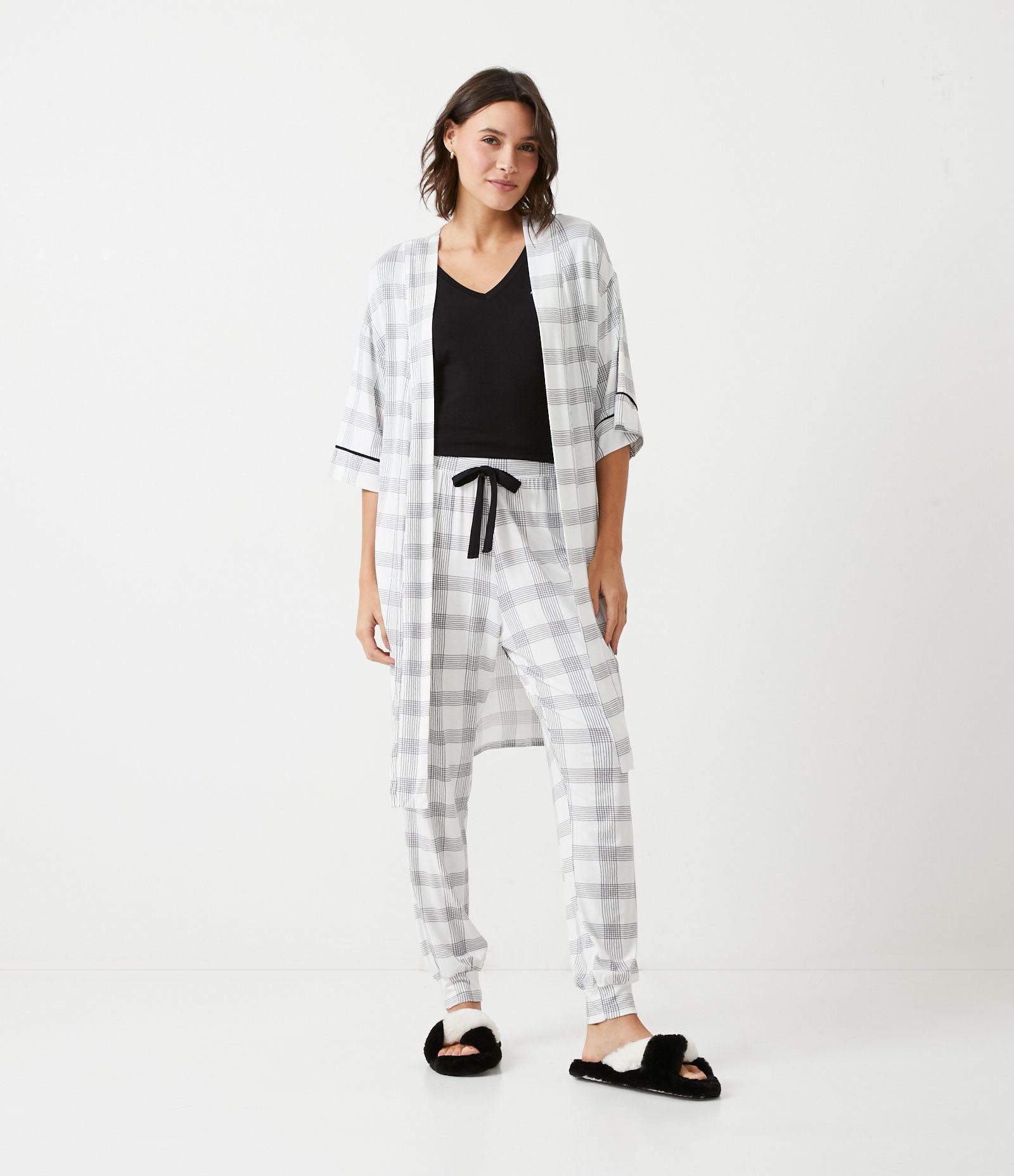 Robe Curto em Viscolycra com Estampa Xadrez Branco/Preto 1