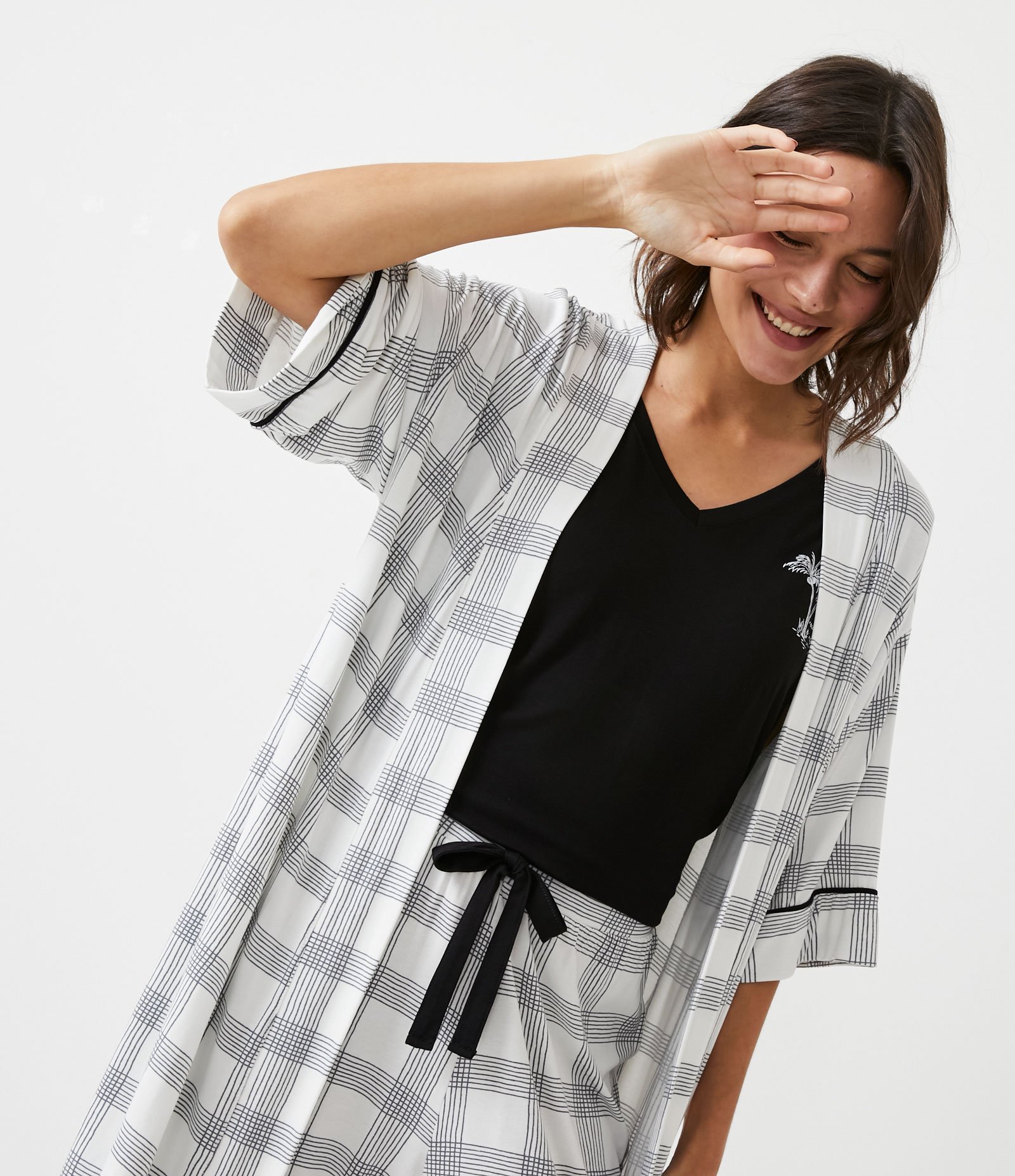 Robe Curto em Viscolycra com Estampa Xadrez Branco/Preto 4