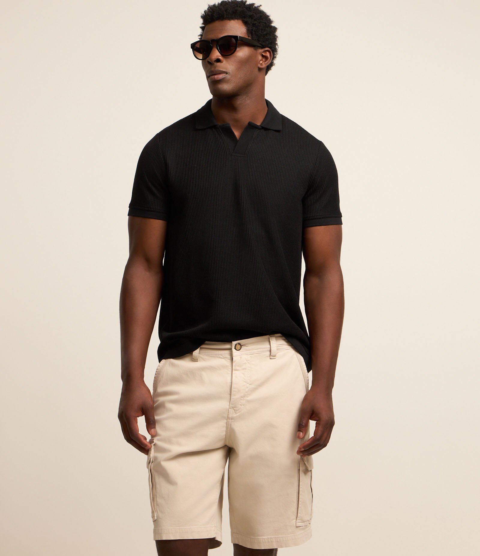 Bermuda Cargo em Sarja Lavada com Elastano e Detalhes de Cadarço Bege 2