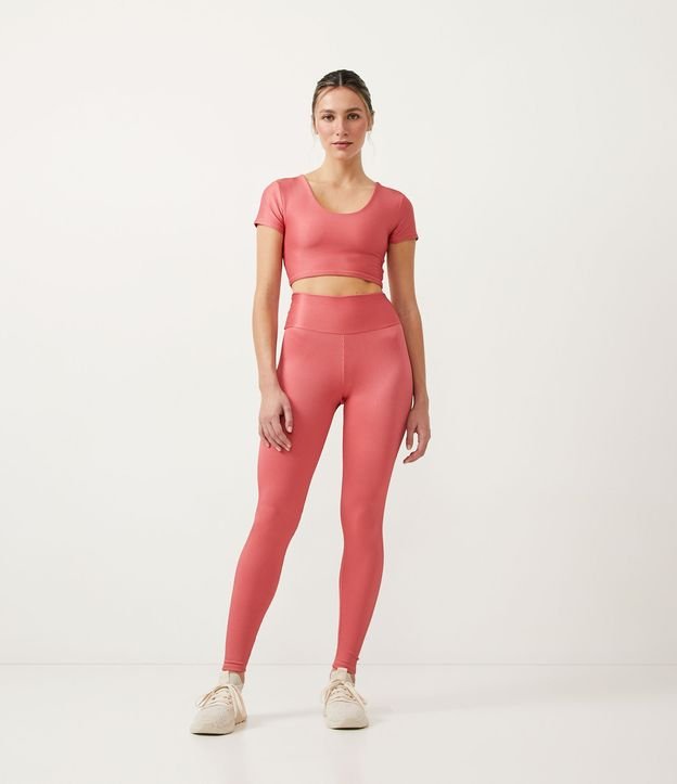 Remera Cropped Deportiva en Poliamida Acanalada y Abertura en la Espalda Rojo 3