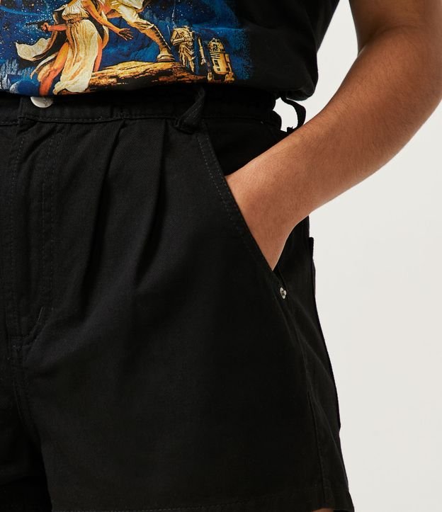 Short Baggy en Sarga con Cintura Elástica y Pliegues Negro 4