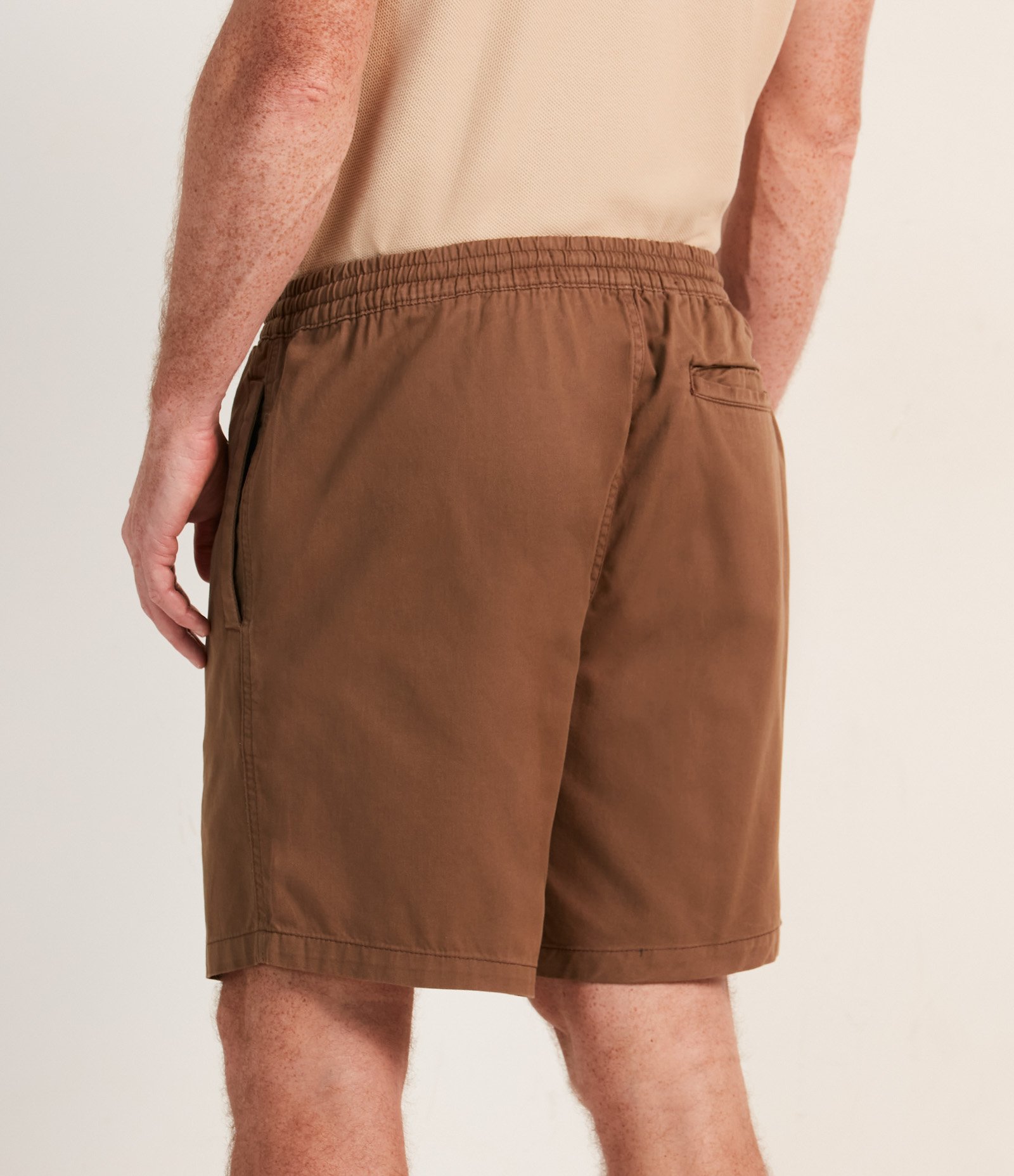 Bermuda Regular em Sarja com Elástico no Cós e Cordão 3