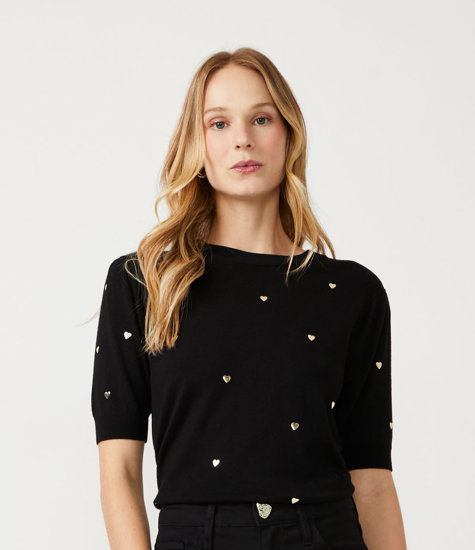 Blusa em Tricô com Corações Aplicados Preto 1