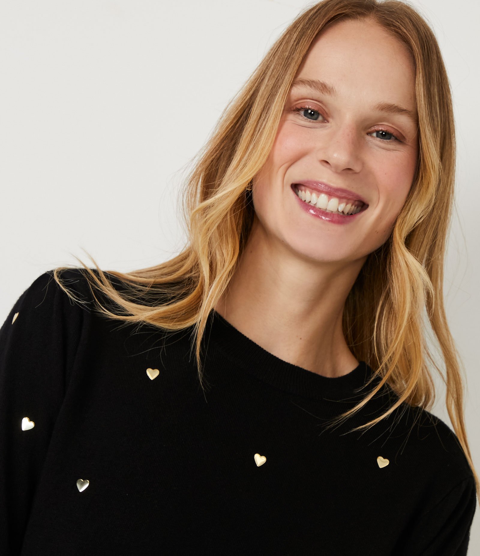 Blusa em Tricô com Corações Aplicados Preto 4