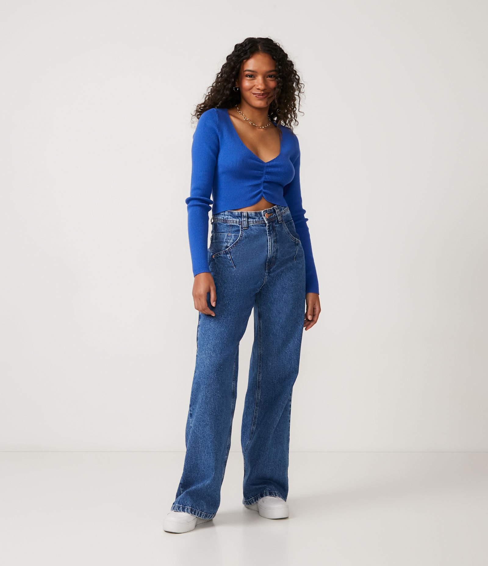 Blusa Cropped em Tricô Canelado com Manga Longa e Franzido Azul 2