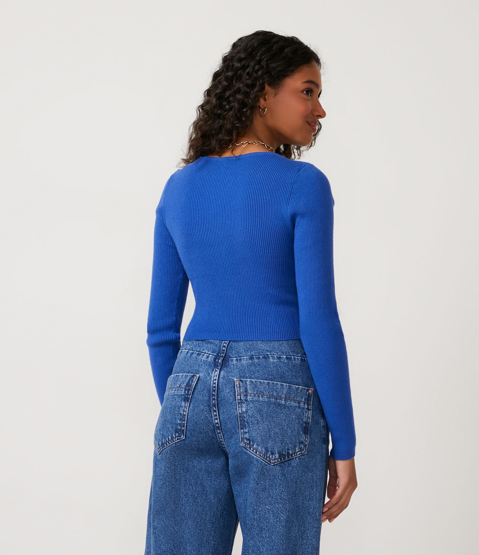 Blusa Cropped em Tricô Canelado com Manga Longa e Franzido Azul 3