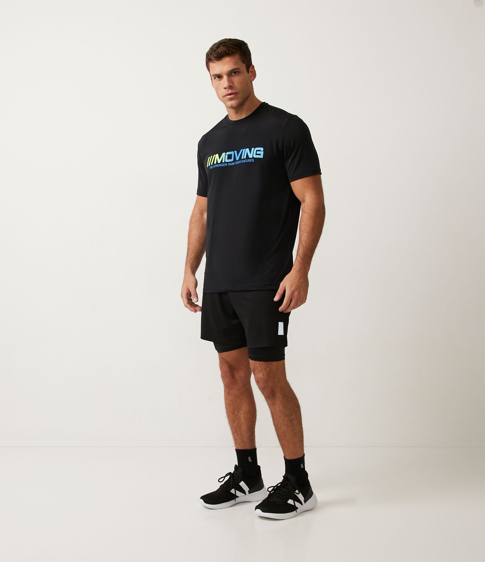 Camiseta Esportiva com Estampa em Lettering Preto 2